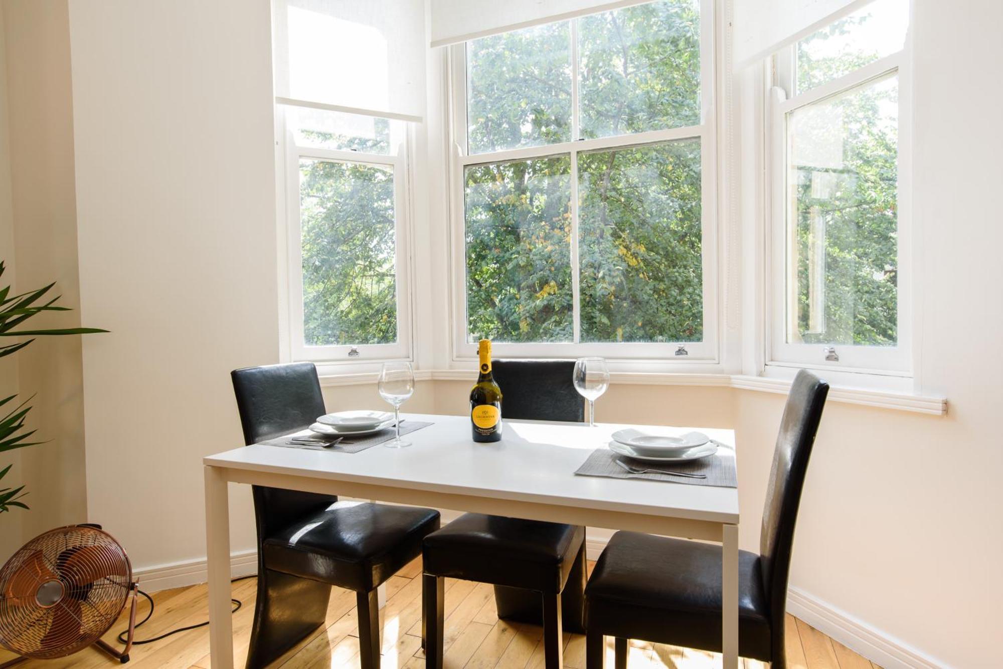 Oakfield Premier Apartments - Fast Wifi - 5 Mins City Centre Cardiff Zimmer foto